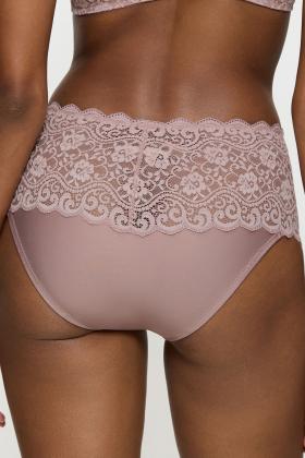 Triumph - Amourette Full brief