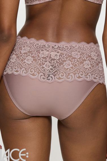 Triumph - Amourette Full brief